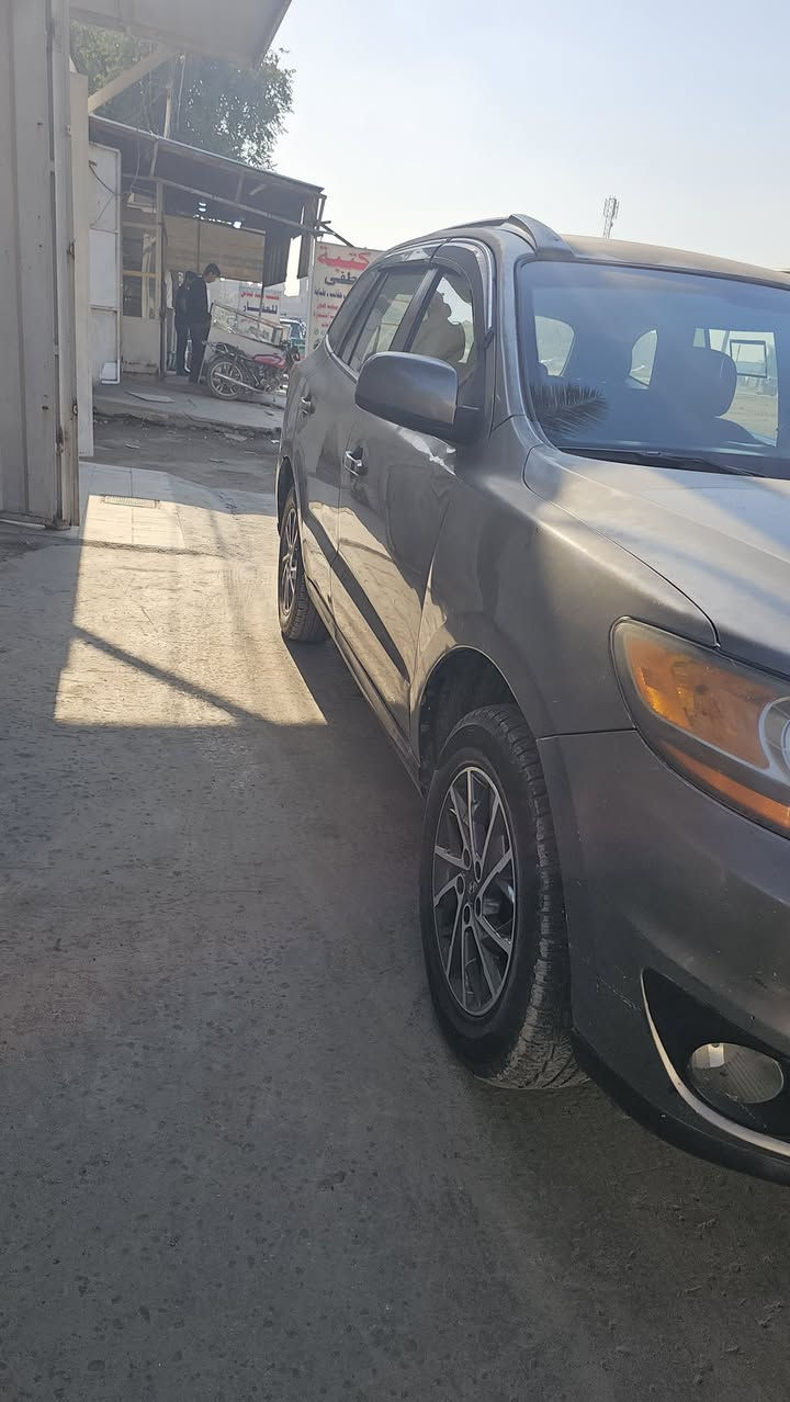 سلام عليكم للبيع سنتافيا 2011 
وارد امريكي صور الحادث موجودة بالمنشور 
مكينه 4 سلندر دوش
سيارة جاردة حاليا وبيه نقص راديتر تبريد 
السيارة جاهز مكينه كير صدر امامي كل جهاز سيارة باسمي رقم بغداد الماني 

السعر 100$  وبيه مجال بسيط 

العنوان بغداد البلديات 
*********** 
واتساب
