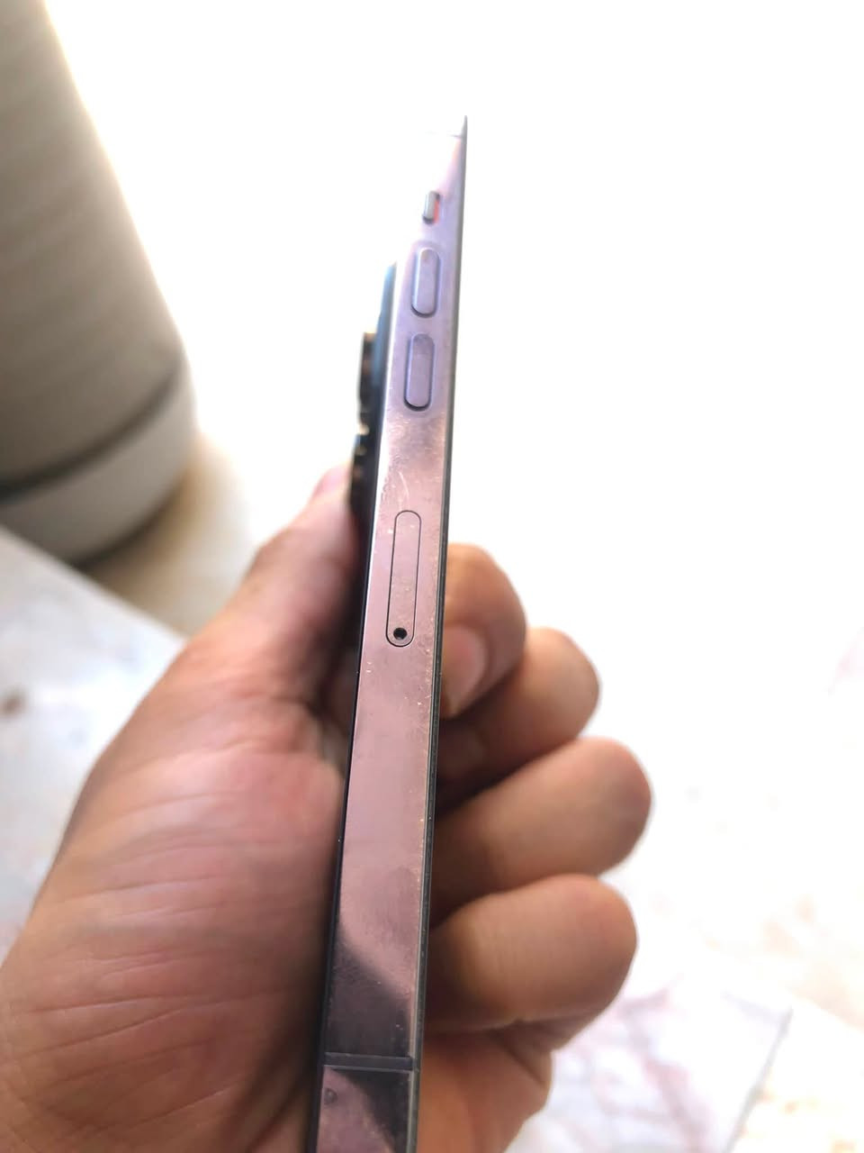 ايفون 14 برو نظيف جدا ما مبدل بي شيء(مكفول) كلشي شغال ذاكرة 256 دبل شريحة نسبة البطارية 76 وشحنه ممتاز  
المكان يوصلك لكل مناطق البصرة 
العشار/ساحة سعد/ القرنة 
موجود واتساب تلي او اتصال ***********
