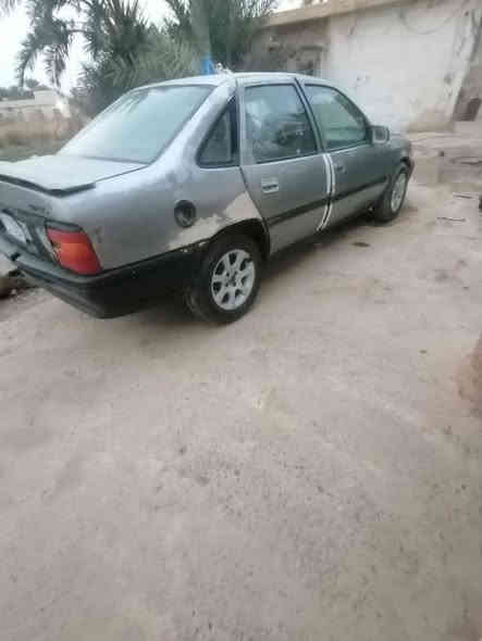 السلام عليكم ورحمه الله وبركاته للبيع اوبل فيكترا فحص صلاح الدين مكرك حجم 20والكشر شوفت العين السعر 15وبيه لأ تصال ***********7
