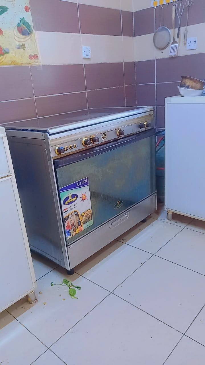 سلام عليكم طباخ كريازي اصلي درجه اولى وكلشي شغال بي فرن مالته وحد عل وحد ولعيون كلها شغاله سعره 180 وبي مجال مكاني أربيل اوينه شار قرب بنصلاوه متواجد واتساب ***********
