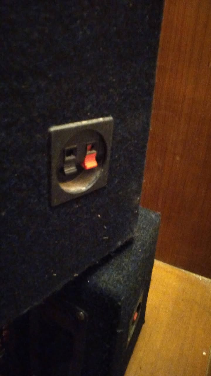 زوج سماعات هولندي باله نوع فريد بطح وزن ثقيل الزوج ب١١٠ألف للمواكب والقاعات 
كربلاء ***********واتس 
***********
