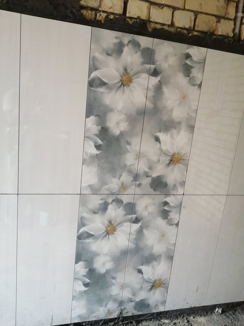 خلفه سيراميك في كربلاء شغل درجه اولى جداري و ارضيه جميع انواع السيراميك مع بورسلين و  كاشي و مرمر و بآيات درج داخل في كربلاء رقم الهاتف ***********
