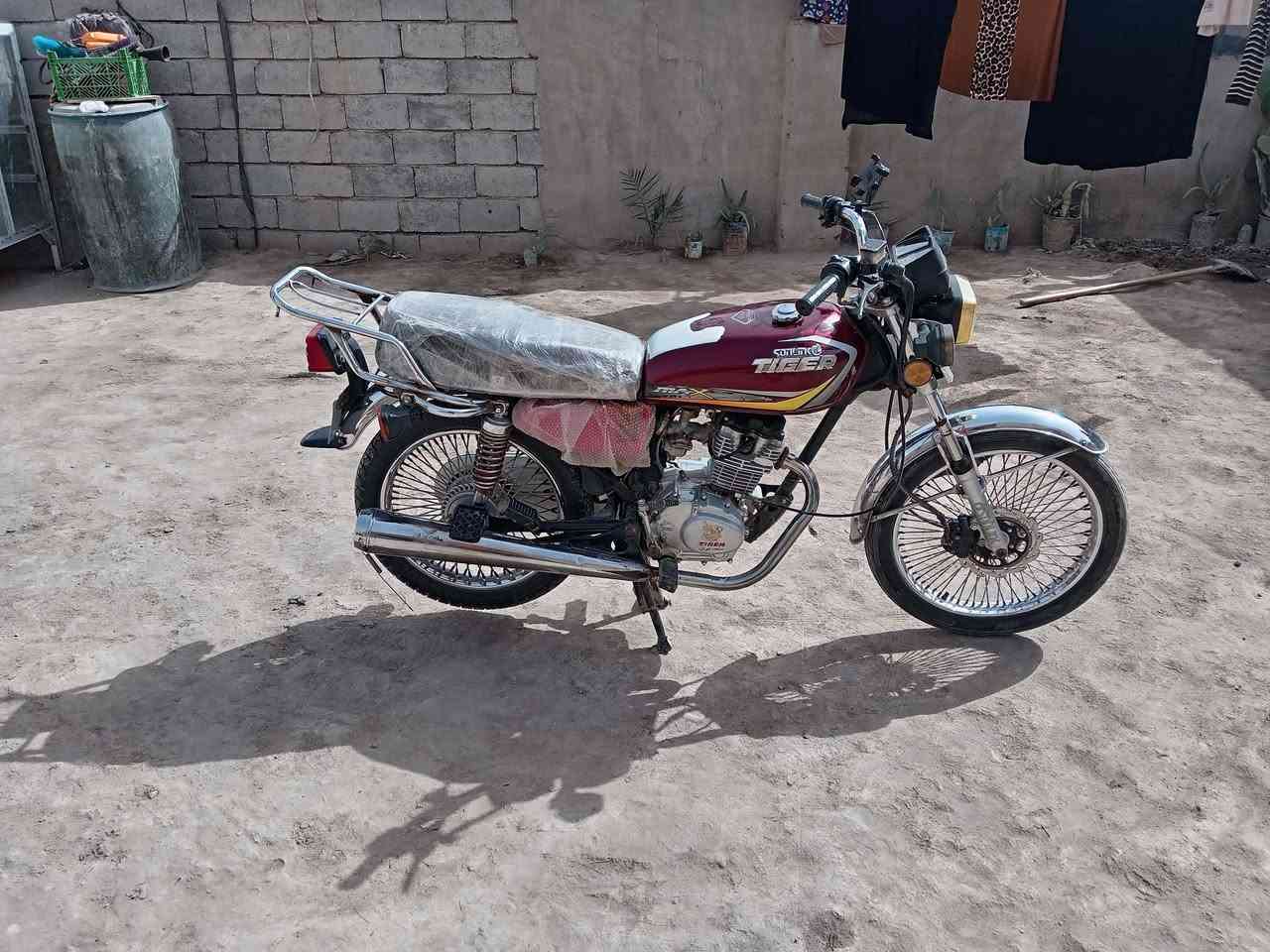 سلام عليكم دراجه للبيع موديل ٢٢ كفاله عامه أوراق سعر ٥٥٠ بيه مجال مكان بابل لحمزه الغربي للاستفسار ***********
