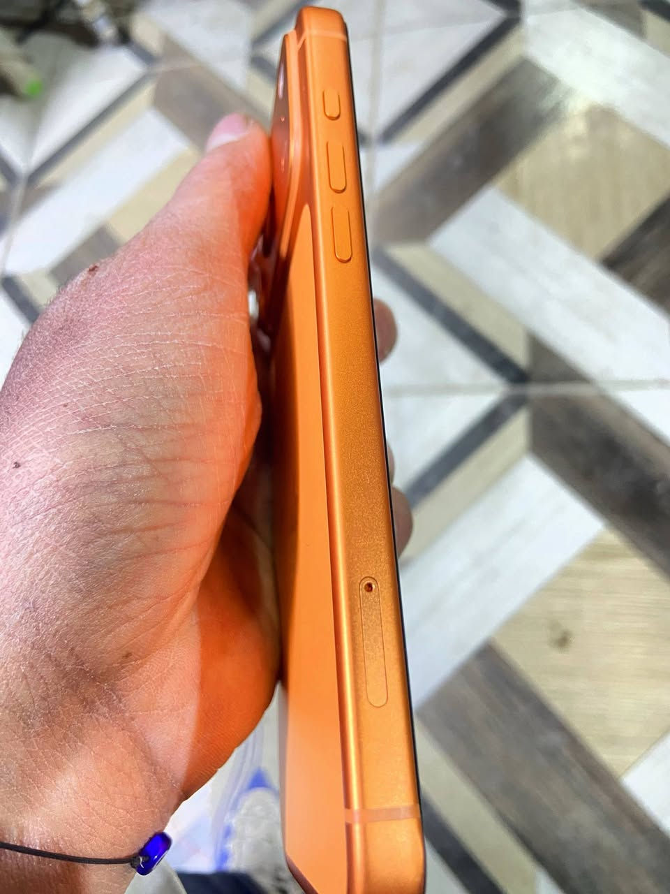 السلام عليكم

 ايفوان 17 برو MAX

 شريحه  لون برتقالي المميز الجهاز جديد 
بعدها داخل الضمان ينتهي 2026/11/16  
الجهاز كامل محلقات وياه مصار سبوع من اخذته
ذكره /512.
 وبطارية/🔋 100 
العنوان / بابل الحصوه 📍
السعر / خاص 
الرقم/📞 *********** وبي وتساب
