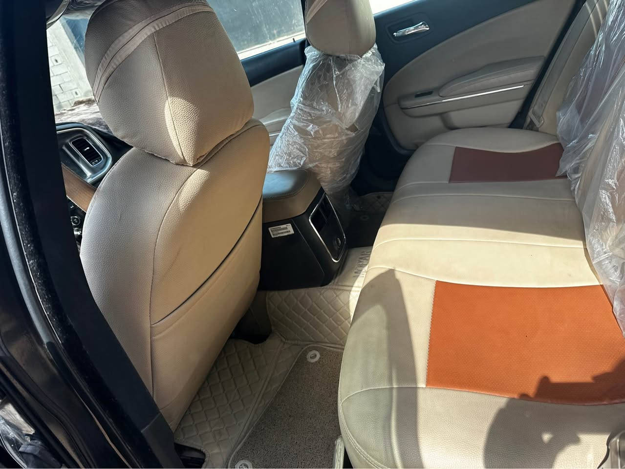 جارجر 2014 
مواصفات عاديه رقم بغداد باسمي السياره ماشيه هواي بحكم الموديل ومنزل من المشي مالتها … 
حادثها بابين جهه السايق ومبدل اصل ونفس اللون 
ايرباك الدشبول و الستيرن سليم  … تبريد جيد 
السياره نظيفه كلش م مشتغله خط 
محرك 6 وتم إدامته بشكل كامل 
حداديه تم إدامتها كذلك 
السياره حلوه تحتاج كم شغله بسيطه بيها  
السعر 140 قفل … مكان البصره 
واي صوره تحتاجها موجوده بالصور المرفقه 
صور الحادث بالمرفقات
للتواصل خاص … البصرة, العراق


**إذا كنت صاحب هذا الإعلان وتريد حذفه لأي سبب، رجاءا أرسل رسالة إلى الدعم الفني**