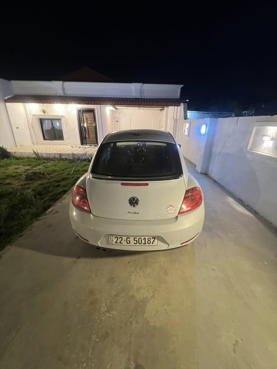 السلام عليكم
للبيع بيتل موديل2017 وارد امريكي 
رقم اربيل الدولي 

سياره نضيفه حيل

لون إسمنتي مميز

مواصفات السياره
محرك 2000 تيربو
شاشة + كامره قلابه
كشنات مخمل 
كير +محرك كفاله

صدر امامي خلفي جاهز 

حادث السياره: 
جاملغ الخلفي فقط والباب مصبوغ كلير فقط
مكان السياره بغداد/ المحمودية
للاستفسار ***********
السعر  125 وبيها مجال
