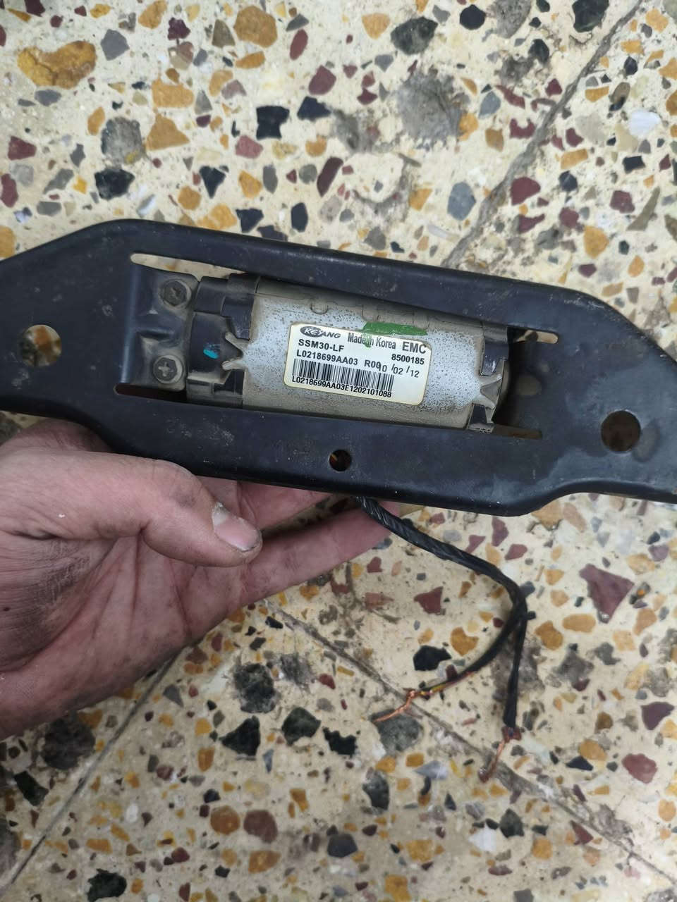 سلام عليكم غراج جارجر من 11 الئ 14 كشنات خلفيه ماطورات كشنات بنواعه عندي تكم تحكم كشنات الجهتين السائق ولبصفه مالات حزام الامان شرط كلهن اصليات  لان انه ممحتاجهن اليحتاجهن يقيم وياخذ مكاني ميسان ***********
