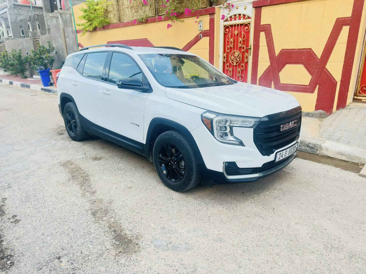 سياره جمسي تيران فئه AT4  فئه مميزه بيها مواصفات هواي منها كامره وكذلك حساسات وكذلك مانع انزلاق وكرسي كهربائي وكذلك ثلاث انظمه سياقه ومواصفات ثانيه بيضاء 2023 وارد امريكي مرقمه رقم بصره السعر 210$ للتواصل ***********
