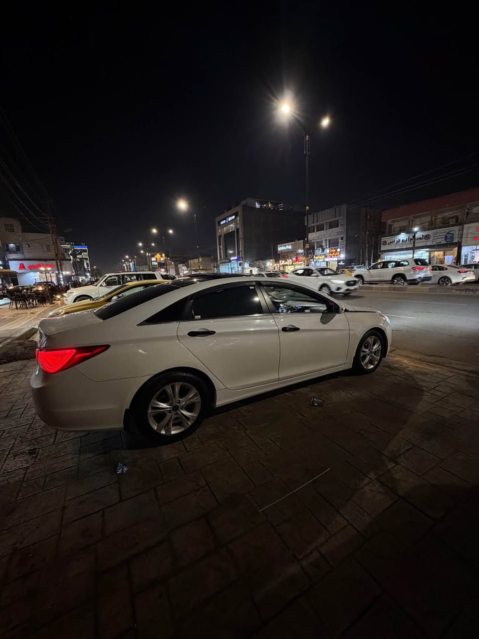 السلام عليكم

سوناتا 2011 وارد كوري مكينة 2000 دوش

 فول مواصفات بصمه بنراما كشنات جلد تدفئة وتبريد بالكشنات كهرباء تحكم ستيرن مري شفط كهرباء 

وبيها هواي مواصفات اعلى فئة بالسوناتا

مصبوغه حزام للجماليه 

السعر 100 وبيها مجال بسيط العنوان بغداد السيدية 

للاستفسار *********** بغداد, العراق
