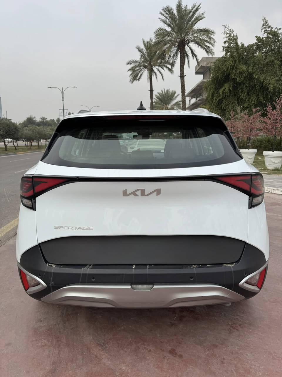 السلام عليكم
للبيع فقط

-سبورتج 2023 خليجي وكالة nim مواصفات نص فول كفالة عامة +مرقم اربيل

-ماشية 51 الف كيلو

-حجم المحرك 2000cc  DOCH

-بصمتين تشغيل

-بصمة ابواب 

-تشغيل عن بعد 

-ترحيب ودخول ذكي 

-تحكم بالجام عن بعد

-لدات امامية 

-اربع مودات قيادة(normal , sport , eco , smart) 

-سايد بريك الكتروني

-مانع انزلاق

-خاصية ثبيت السرعة عند نزول المنحدرات

-اوتو هولد 

-مقعد سائق كهربائي 

-تدفئه بالمقاعد 

-تدفئة مقود

-مري جانبية قابلة للطي

-نقطة عمياء

-لايتات اماميه تحكم بالارتفاع

-كاشفات ضباب امامية وخلفية

-تبريد امامي خلفي قطعتين 

-ويل حجم 19

-كفرات السياره اسود لامع 

-شفتات سرعه 

-شحن الهاتف وايرلس 

-شاشة تدعم ابل كار بلي واندرويد اوتو 

-كاميرا خلفية دوارة

-حساسات امامي خلفي

-شاشة اعطال

-حساسات قياس ضغط الإطارات 

-تشغيل كامرة خلفية أثناء القيادة

-قفل أطفال جامات وابواب

-بريك ABS

-ماسحات جام امامية وخلفية اوتو ( حساس امطار )

-تبريد وتدفئة اوتو

-مثبت سرعة

ملاحظات السيارة : ثلمة بسيطة في البگ لايت كما موضح في الصور

عنوان السيارة بغداد / الدورة 

للتواصل : ***********
