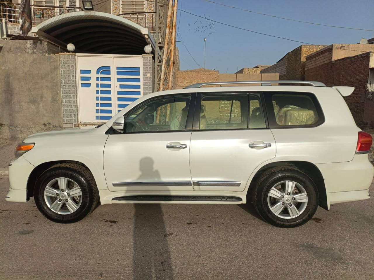 السلام عليكم لاندكروز بريميه مديل2012ام الطفايه مكفوله من الصبغ ماعده البارد المبين في الصوره جاملغ الامامي وسياره بسمي والسعر 320وبيه مجال والاستفسار***********
