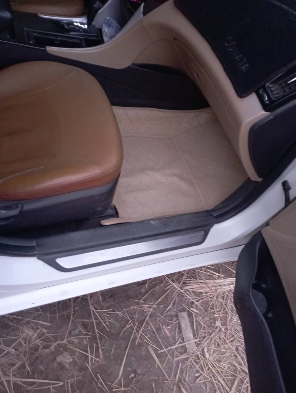 سوناتا خليجي12ابيض فول رقم بغداد السنويه ل27 جاملغ خلفي رش بدون دواخل بسامنه كير مكينه صدر كفاله تدفئه تبريد دواخل جديده فول كهربائيات كل السعر 116ومجال بسيط المكان حله// لشوملي الرقم ***********
