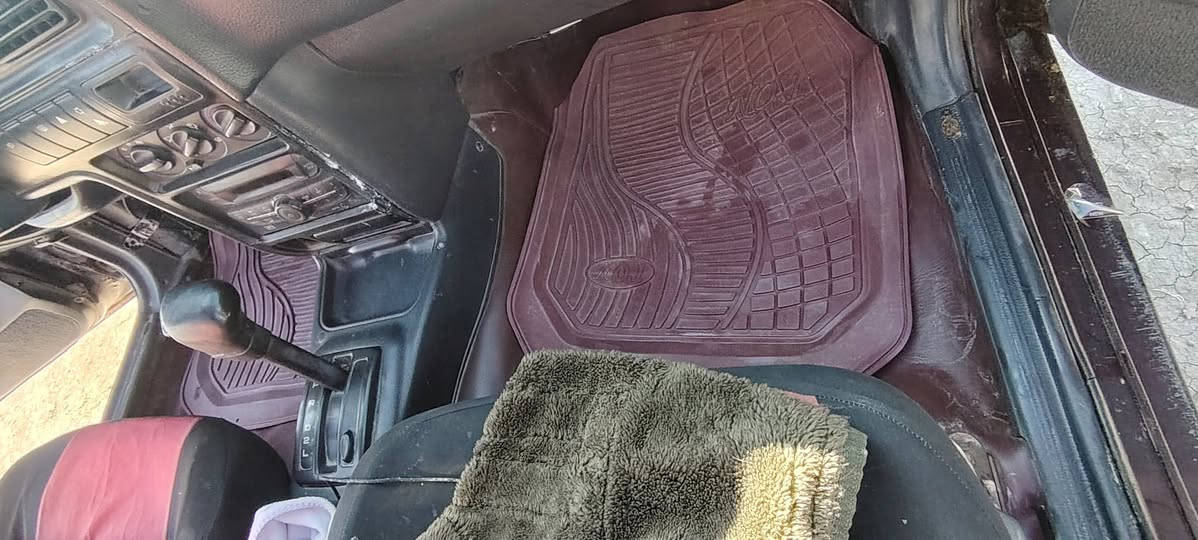 النترا دمعه موديل 1993
السلام عليكم ورحمة الله وبركاتة 

النترا دمعه موديل 1993 مثل ما موضح يمك بالصور السياره باسمي مشروع وطني 

مكينه وكير خير من الله والسياره ما بيه صرف بانزين ومال عيشه اشتغلت بيها بالتوصيل خير من الله بس احتاجيت وراح ابيعه 

اما العطلات اكلك بيها علمود ما تكول ما بلغتني 

الصدر الامامي عوزه هذني الأغراض 

طوبات 2

روس رواط 2 

قواعد دبل 2 

اذان اماميه  جوه الراديتر1 

لاستيك رباط مشروح 2

وهذني ما يكلفن غير 100 الف دينار

بيها خيط تبخير جدا بسيط  فقط هذني 

السعر ب 32 ورقه وبيها مجال للشراي 
***********
 وبخدمتكم
