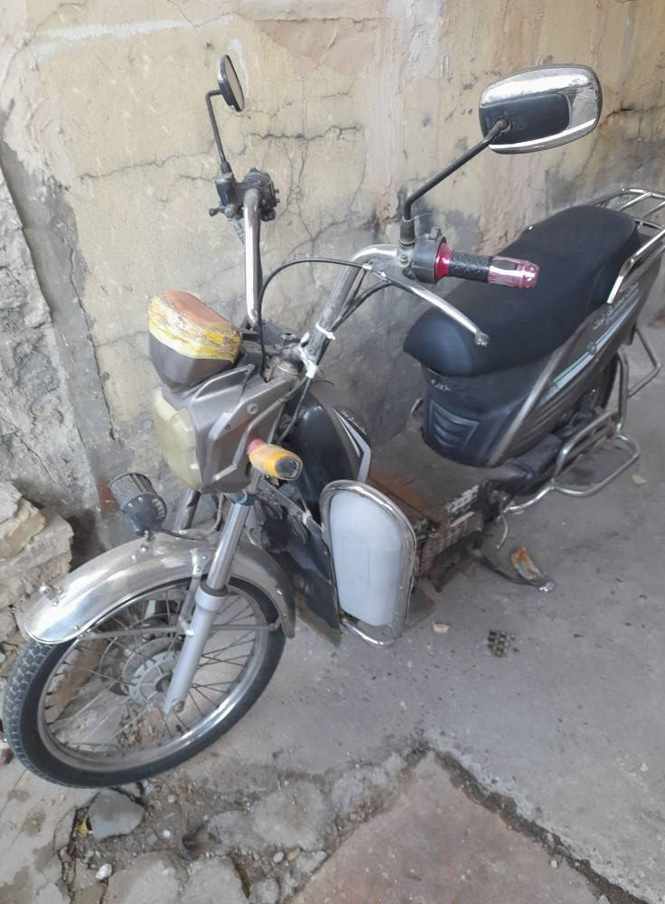 سلام عليكم دراجة هارلي شحن مكفولة نقصها بطاريات فقط السعر 150الف
العنوان حي العامل بغداد  رقم الهاتف***********
