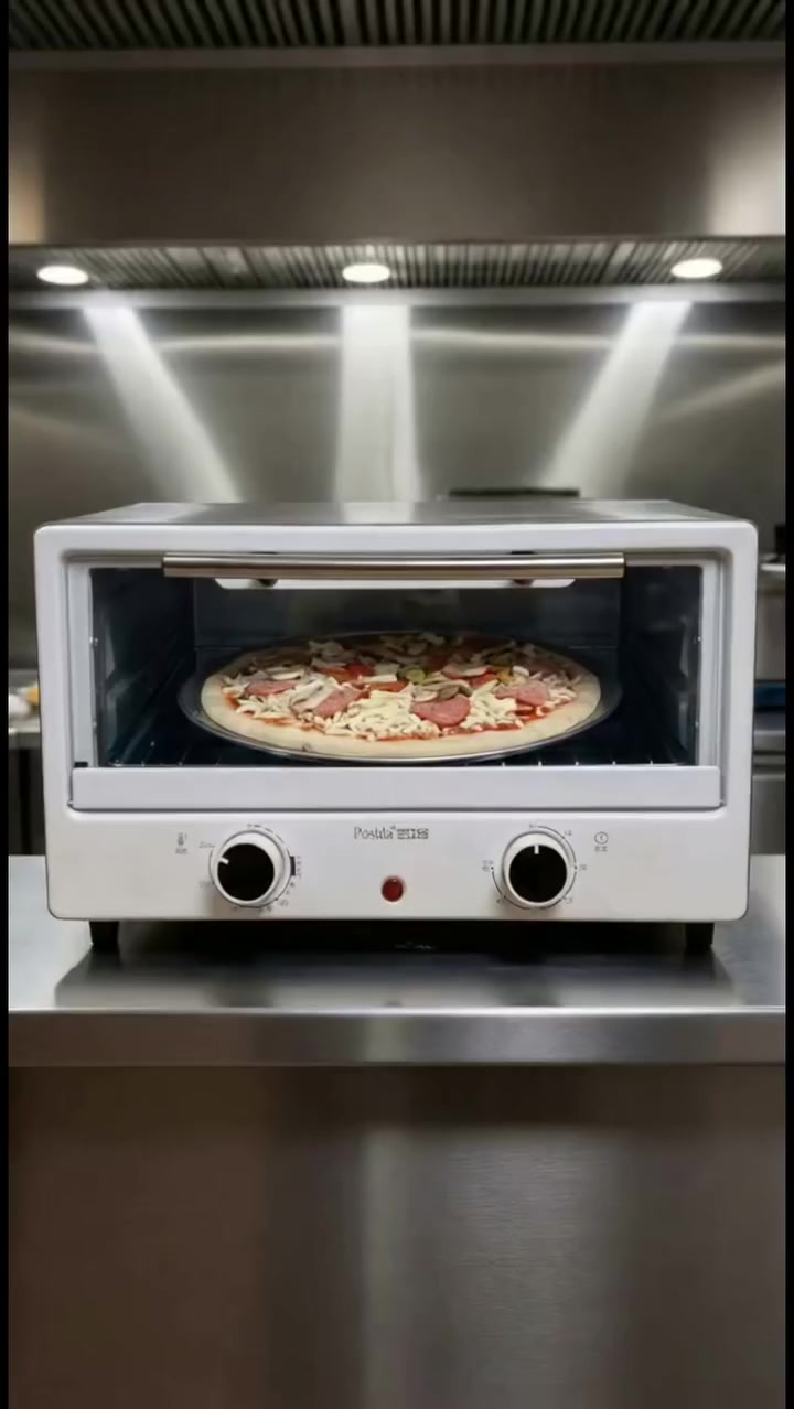 "تخيل ريحة المعجنات فايحة بالبيت قبل الفطور.. 🥐✨"
بأيام الخير واللمة الجاية، تحتاجين شي بالمطبخ "يشيل الحمل" ويبيض الوجه!
هذا الفرن من VITRINA شكله "كيوت" وملموم، بس شغله نار 🔥:
✅ يسوي أطيب بيتزا وخلية نحل مقرمشة.
✅ يحمي الأكل بدقائق (يفيدج حيل بالسحور 😉).
✅ حجمه يخبل ما ياخذ مكان، ويجي وياه صينية وتجهيزات كاملة.

خلّي مطبخج جاهز، وطلبي هسة قبل لا تخلص الكمية! 📩
🚚 توصيل لبغداد والمحافظات سريع ومضمون
 #مطبخ
 #فرن
 #رمضان
 #بيتزا
 #فرن_كهربائي


**إذا كنت صاحب هذا الإعلان وتريد حذفه لأي سبب، رجاءا أرسل رسالة إلى الدعم الفني**