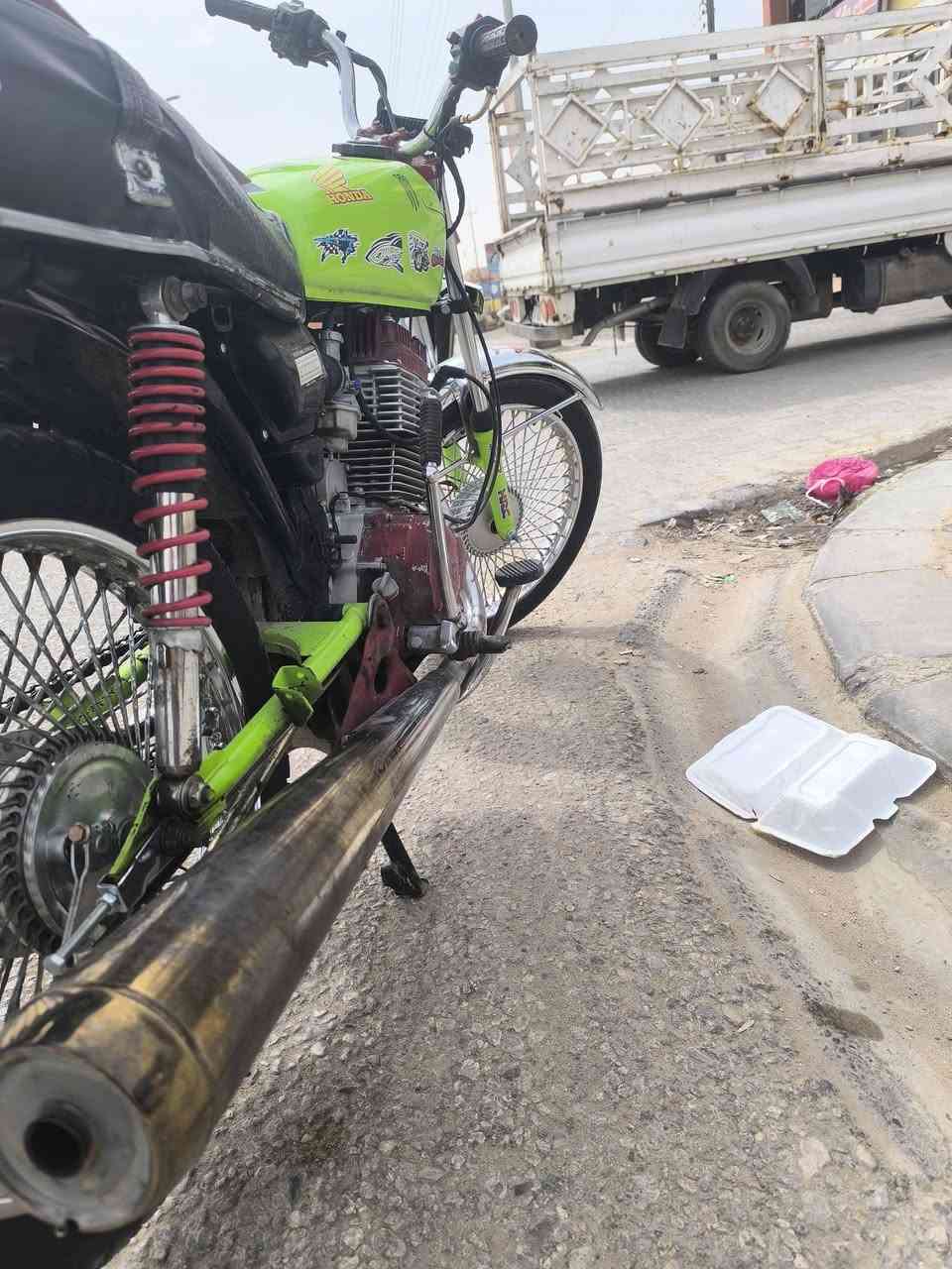 اربعه گير للبيع محرك 200شاينك مكفول شاصي 24جديد اوراق سكنر الدراجه جديده ومتعوب عليهه كهربائيات كلهه شغاله ضفيرتهه كامله جوه التانكي لايت بيهه عالي ناصي +بك لايت صالنصه جديده ويل امامي جديد كابريتر جديده السعر 450وبيهه مجال للإستفسار ***********بي واتساب
