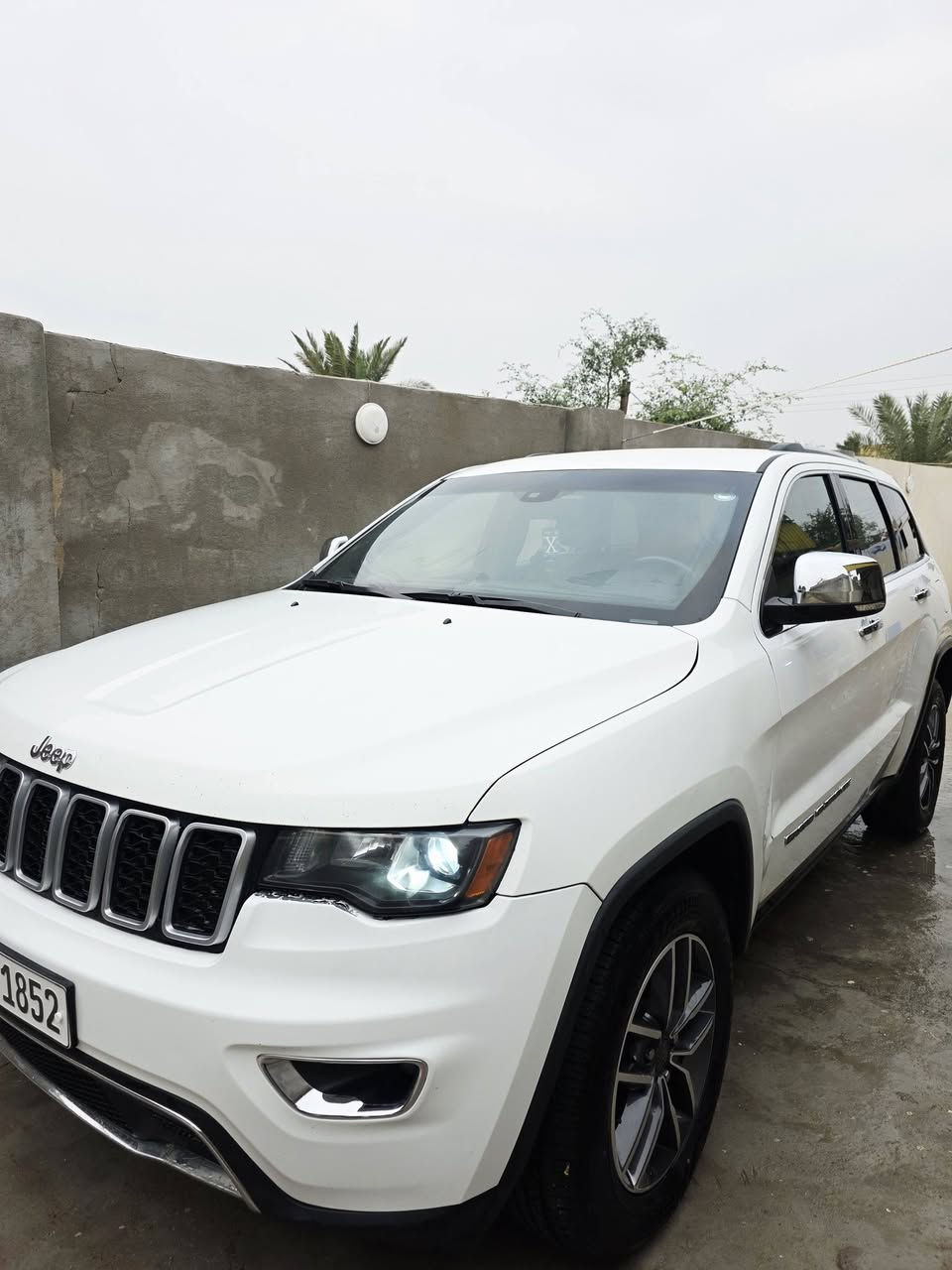 السلام عليكم جيب 2019 رقم أربيل فول مواصفات ما عدى الفتحه وكاله تحويل وحادثها في الصوره السياره جديده جاهزه من كلشي مكينه كير حداديه كفاله طخم تاير جديد سنويتها تنتهي 2030 
رقم الاستفسار ***********
