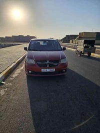 دوج كرفان ٢٠١٢ كلين فقط بيه الضربه بالباب ما مصلح  كما موضح بالصوره بي...