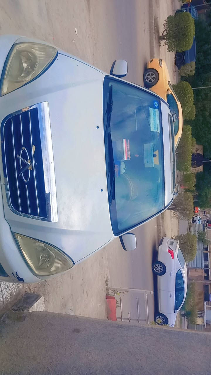 من رخصة مدير الكروب 
تيكو موديل 2011  محرك والكير بلادي محرك 2000 والكير ميكانيكي والتبريد مكفولة دواخل كلش نظيفات تخم اطارات بطارية جديدة السياره جاهزه صدر أمامي وخلفي نظيف جدا وكهربائيات بلادية والسيارة رقم انكليزي جديد والسنوية باسمي يعني تحويل مباشر السعر 58 ورقة وبيه مجال بسيط عنوان بغداد الرصافة حي اور رقمي ***********
