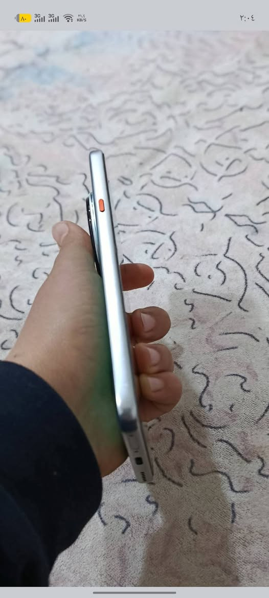 السلام عليكم
تكنو كامون 40 بريمير 5g جديد استعمال  3اشهر فقط 

مواصفات الجهاز
شاشة بدقة 144 هيرتز 1.5k
معالج ميديا تيك 8350 بدقة 4 نانومتر
كاميرات ثلاثية بدقة 50 ميكا بكسل مع عدسة تقريب جيروسكوب
ذاكرة 256 رام 12+6
يشغل ببجي 120 فريم
يحتوي على زر الذكاء الاصطناعي
مقاوم للماء والغبار بمعيار ip 69 و68
ملاحظة . اللون المميز 
الجهاز للبيع بسعر 350  الف مجال كلش قليل لأن خسران بي هواي
او مراوس بجهاز اخر حسب القناعة

الشراي يتصل ***********  إذا مو شراي لا تشلع كلبي
مكاني ناصريه ويوجد توصيل
