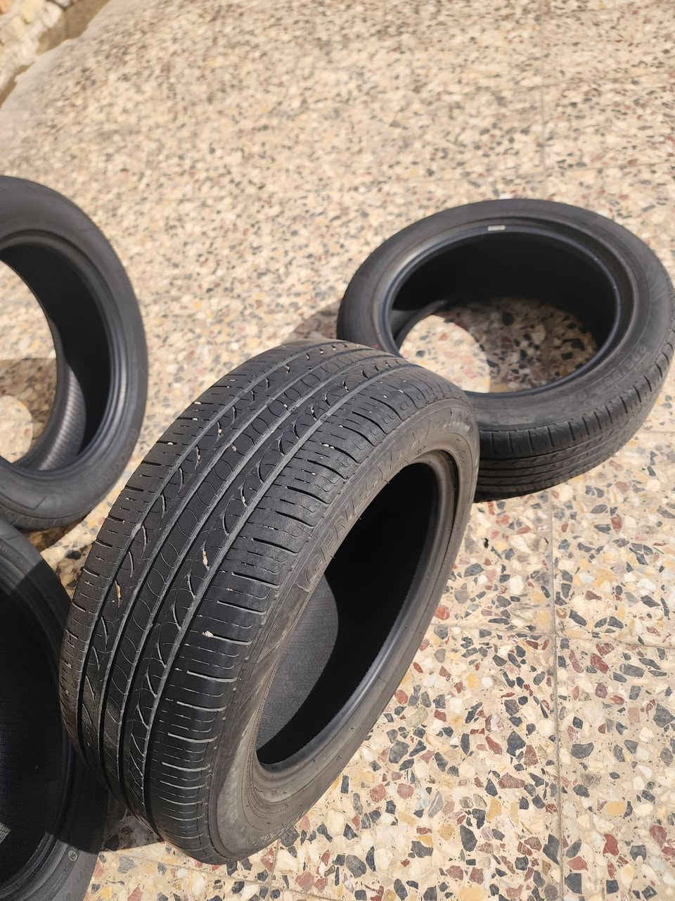 السلام عليكم . تخم تاير ٢٠٥/٥٥/١٦ سعرهن ١٤٠ زوج منهن شديتهن ١٠ ايام جديد انتاج ٢٥ فيتنامي وزوج نص عمر صيني مكان بغداد حي الجهاد  ***********
