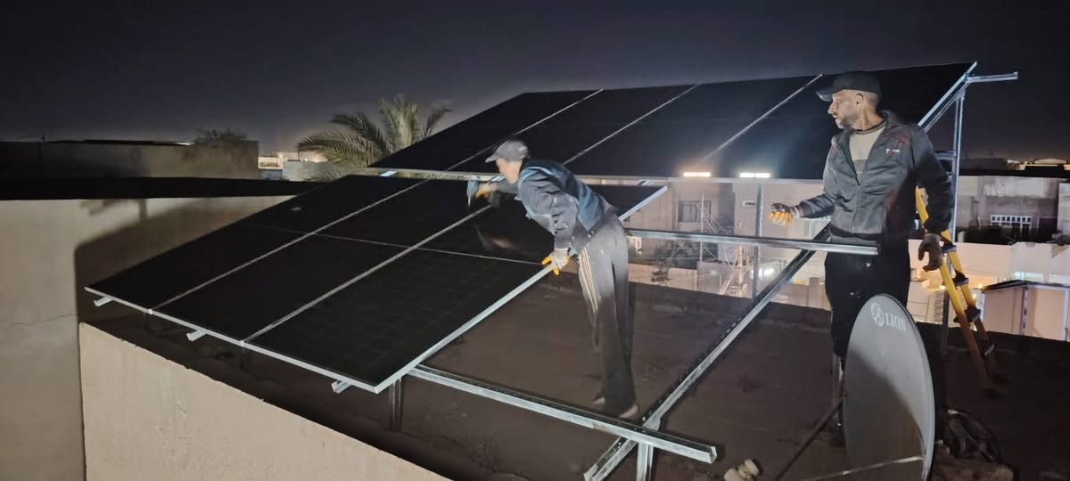 #سـامـراء
🟠تم وبعون الله تنصيب منظومة في مدينة سـامـراء🟠
16 أمبير نهاري ..16 أمبير ليلي. 
تتألف المنظومة من 
1⃣. لوح من ماركة لونجي 615 واط وجهين بعدد 8 لوح وبضمان 15 سنة.
2⃣.. بطارية BASEEN GREEN العالمية بسعة 16.38كيلو واط  وبعدد دورات شحن أكثر من 8000 دورة وبضمان 10 سنوات .
3⃣. إنفيرتر من ماركة Felicity بسعة 8 كيلو واط قابل للتطوير ثنائي المدخل بضمان 2 سنة.
4⃣. بوردات حماية متكاملة AC...DC.
5⃣. الشد باستخدام الحديد 2⃣ ملم المغلون ZAM  الغير قابل للصدأ بأستخدام البراغي والكلامب.
كما وتتوفر لدينا منظومات
بضمان استبدال لمدة 1⃣0⃣ سنوات للانفيرتر والبطارية 
🟠 للأستفسار الأتصال بأرقام المكتب 🟠
 ***********
***********
#سـامـراء_حـولـي_الـخـضـراء
#ملاحظة الأسعار مختلفة بسبب خربطة السوق
