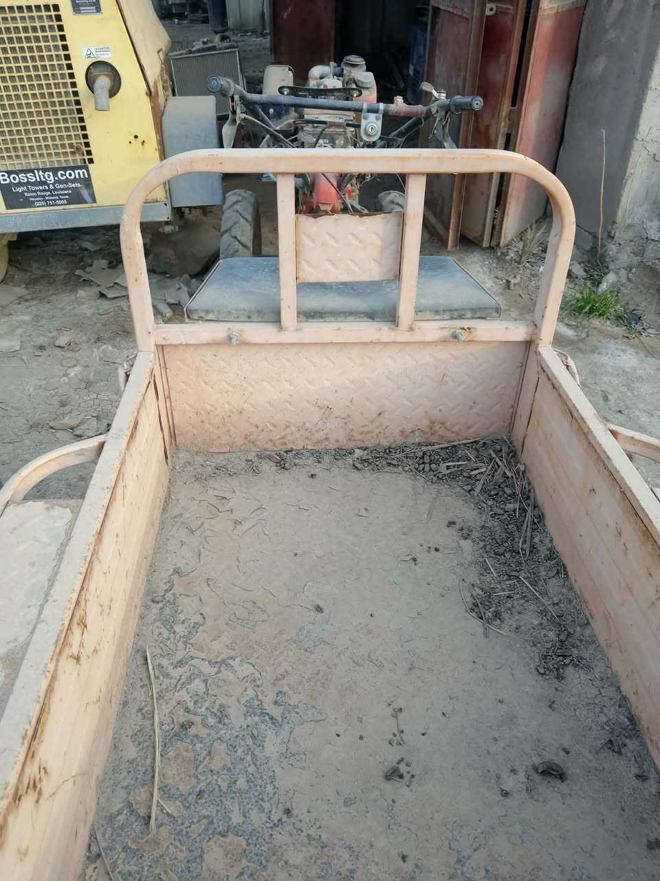 رباشه للبيع شغاله مع عربانه سعر ٨٠٠ الف ديوانيه ***********
