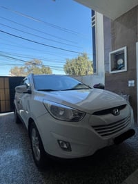 للبيع توسان موديل 2013 وارد خليجي السياره جديده وجاهزه محرك وكير كفاله...