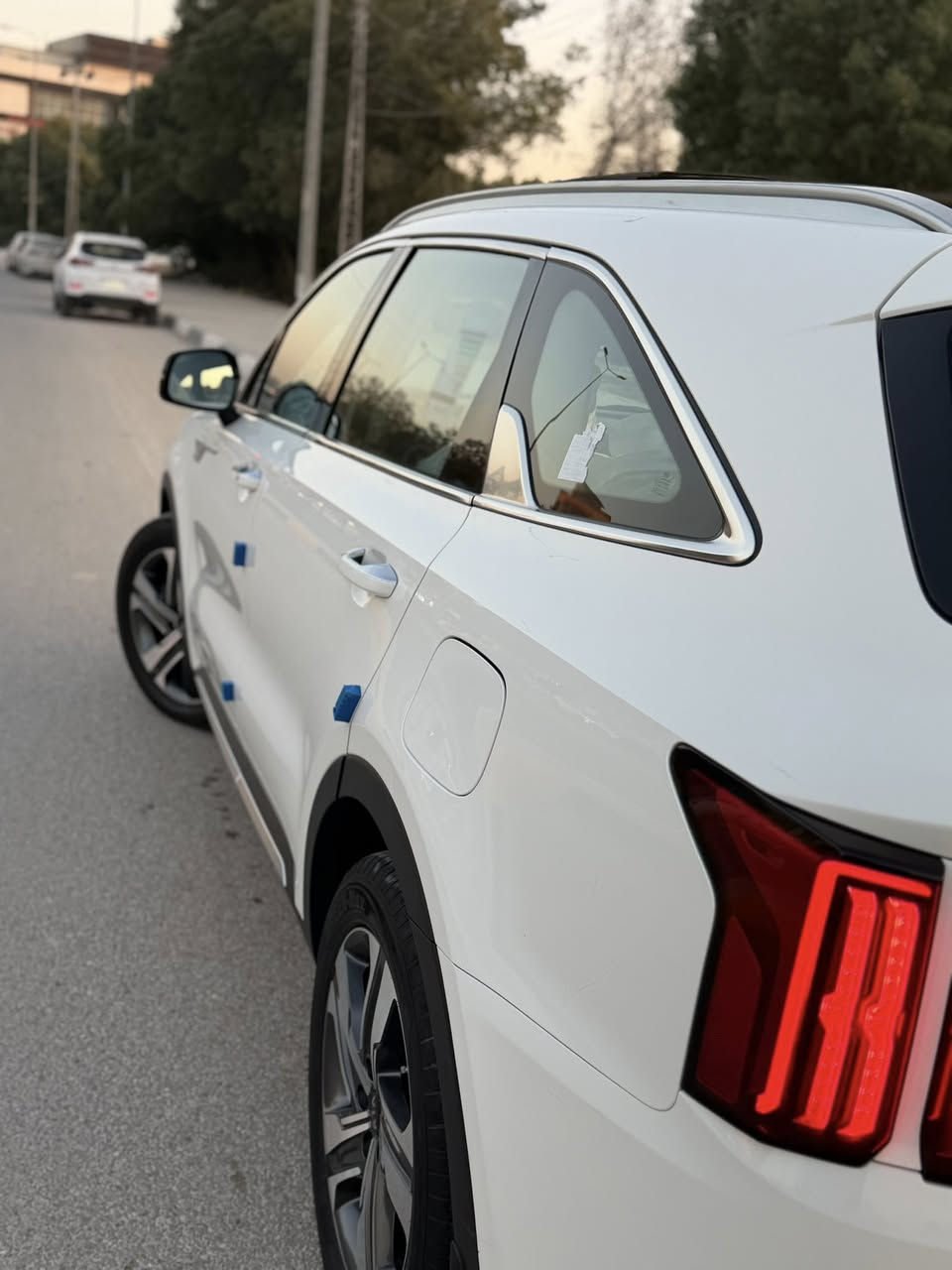 السلام عليكم سورنتو خليجي كفاله عامه
موديل2021١مواصفات 

1بانوراما 

2كامره خلفيه

3حساس خلفي

4حساس امي 

5كشنات كهرباء

3قطع تبريد 

7مودات قياده 

8بردات خلفيه

9تشغيل عن بعد 

10حساس اطاطرات 

11مشتشعر طرق 

12صندوق كهرباء

13تحكم اضرء محيطيه 
14كاربلاي
15اندوريد اوتو 
16مانع انزلاق 

ممشه السياره 117الف كيلو 

وهواي مواصفات بيها سياره بسمي 

السعر 280

..***********

مكاني كربلاء
