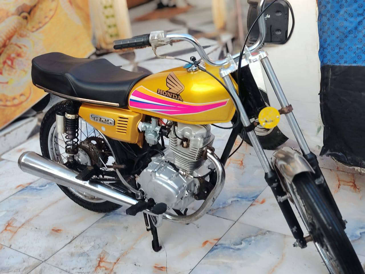 سلام عليكم دراجة تعمير هسة توى كملت مكينة نامة بلدي شاصي نامة بلادي مكينة ما مفتوحة وشاصي عدل مامعوج الدراجة سامتة نقص برقي مابيهة لسعر 450وبيهة مجال قليل رقم الهاتف ***********
