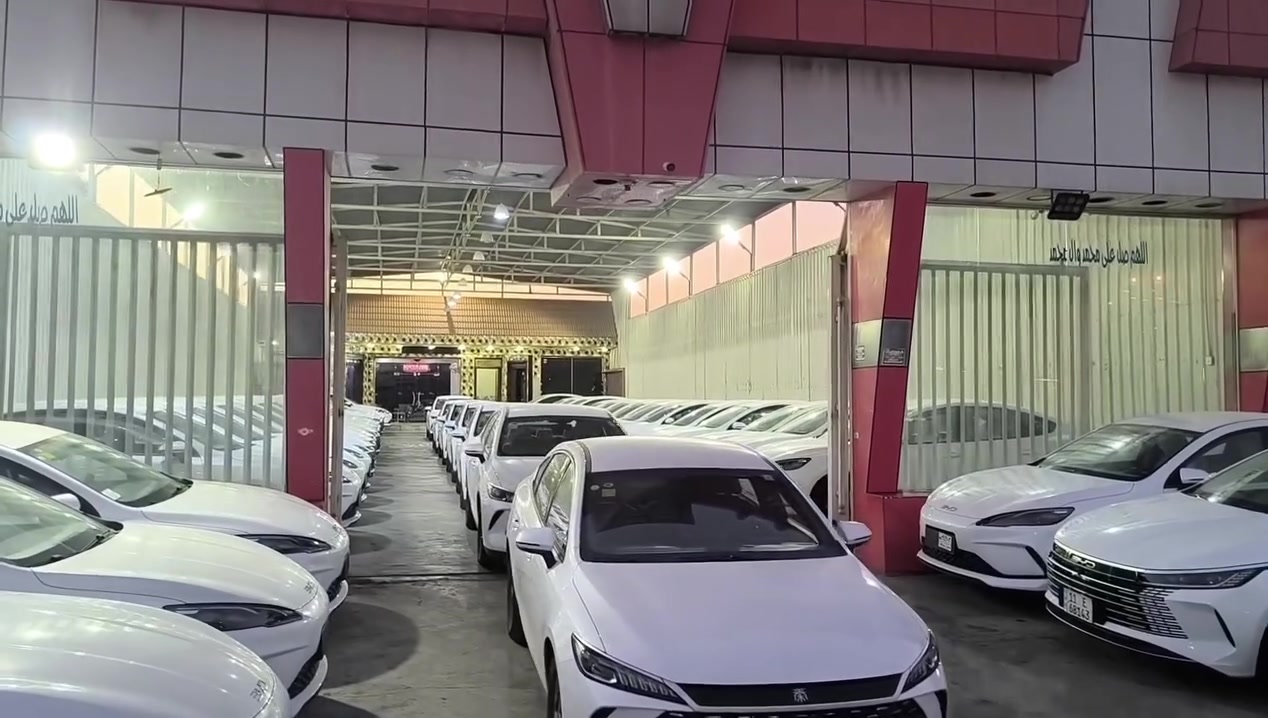 🚘 سيارات بي واي دي 2025 بلكن هايبرد 🚘
✨ زيرو بالكامل ✨
تعلن شركة حازم حياوي لتجارة السيارات عن عروضه لبيع سيارات بي واي دي 2025 بمختلف الأنواع والفئات وبأفضل الأسعار:
✅ كن بلاس
✅ سيل فايف
✅ دستروير
✔️ البيع بالجملة والمفرد
✔️ سيارات زيرو بالكامل
✔️ بلكن هايبرد اقتصادية جداً في استهلاك الوقود
✔️ تجهيز فوري وتسليم مباشر 

🏢 شركة حازم حياوي لتجارة السيارات
✨ عروضنا حقيقية… أساسها النظافة والمصداقية والشفافية في التعامل ✨

📞 للحجز والاستفسار: *********** اسيا 
***********  زين 
📍 العنوان: بغداد / الحبيبية / مقابل ملعب المدينة الدولي
⏰ لضيق الوقت نعتذر عن عدم الرد على التعليقات.
📞 نستقبل اتصالاتكم واستفساراتكم يومياً من الساعة 10:00 صباحاً ولغاية الساعة 10:00 مساءً.
🌹 مع تحيات شركة حازم حياوي لتجارة السيارات 🌹
