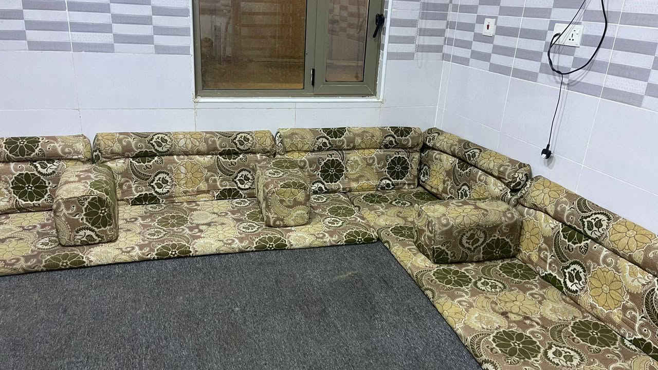 جلسه سعوديه حبيبات مضغوطه 14 متر سعره 160 المكان مجمع الاميرات لاتصال *********** النجف, العراق
