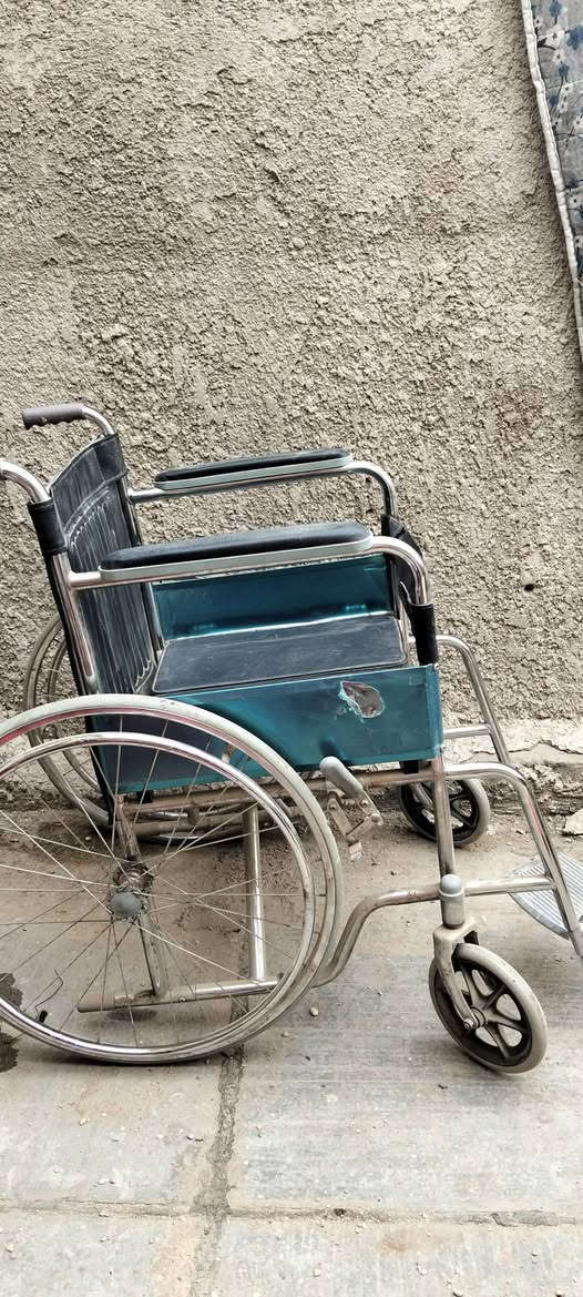 كراسي للبيع مختلفات الشكل/السعر خاص/


**إذا كنت صاحب هذا الإعلان وتريد حذفه لأي سبب، رجاءا أرسل رسالة إلى الدعم الفني**