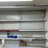 متوفرات رفوف حديد عرض ٢٠ سم + ٤٠ سم  عارضات جبس عدد ٣  سفينة   للبيع 0...