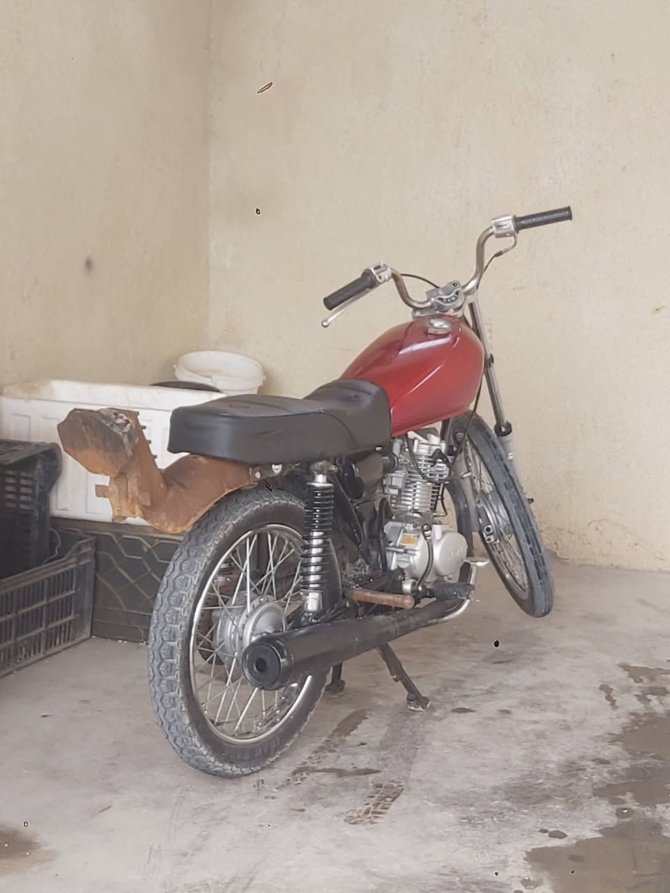 سلام عليكم دراجه للبيع إيراني نامه شلامجه مكينه ما مفتوحا موديل 24 دراجه عوزها تجفيت بيها دخانه دراجه كفاله من شرقه أدوات سعر 475 بيها مجال قليل دراجه غراض كله جديد مكاني بصره عله طريق سفوان يم نجمي رقم تواصل ***********
