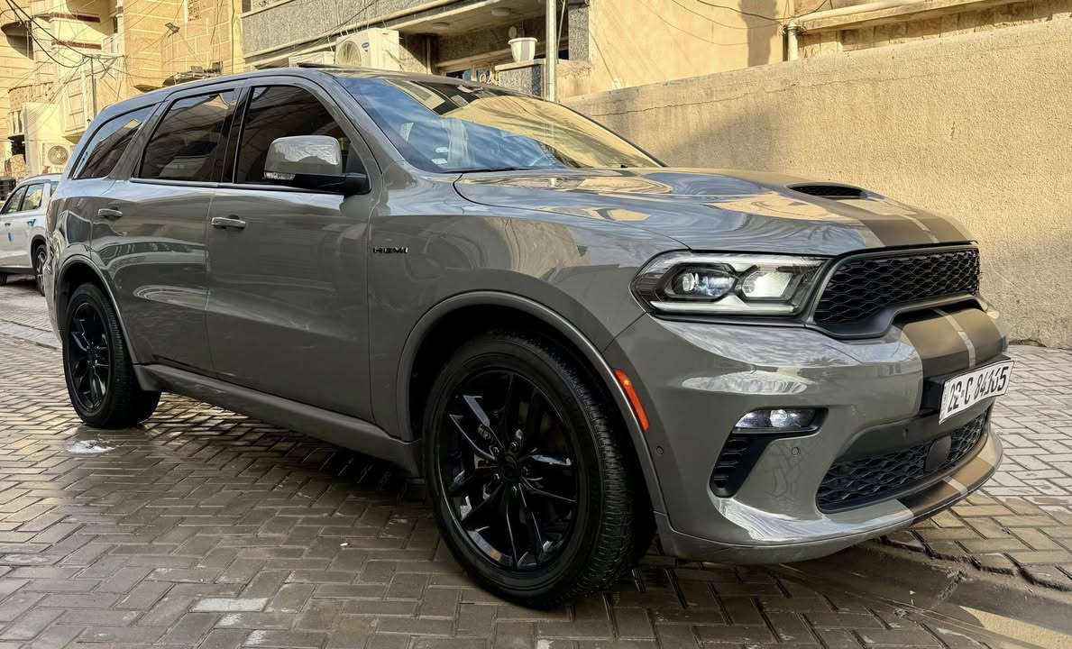 السلام عليكم دوج دورنكو 2022 كلين مكفولة  لون اسمنتي مميز سيارة عليها تظليل لمدة سنة مدفوعة مسموح بكل العراق وسنوية تظليل وياها فول مواصفات RT محرك 8 سلندر فور ويل شحن لاسلكي  فتحة سقف كنتارا كشن كهرباء جلد تدفئة وتبريد مقاعد رادار امامي وجانبي نقطة عمياء حساس اصطفاف امامي وخلفي بلوجكتر ماشية 30 الف سيارة  ورقم اربيل بسمي مكانها بغداد رقمي للاتصال ***********
