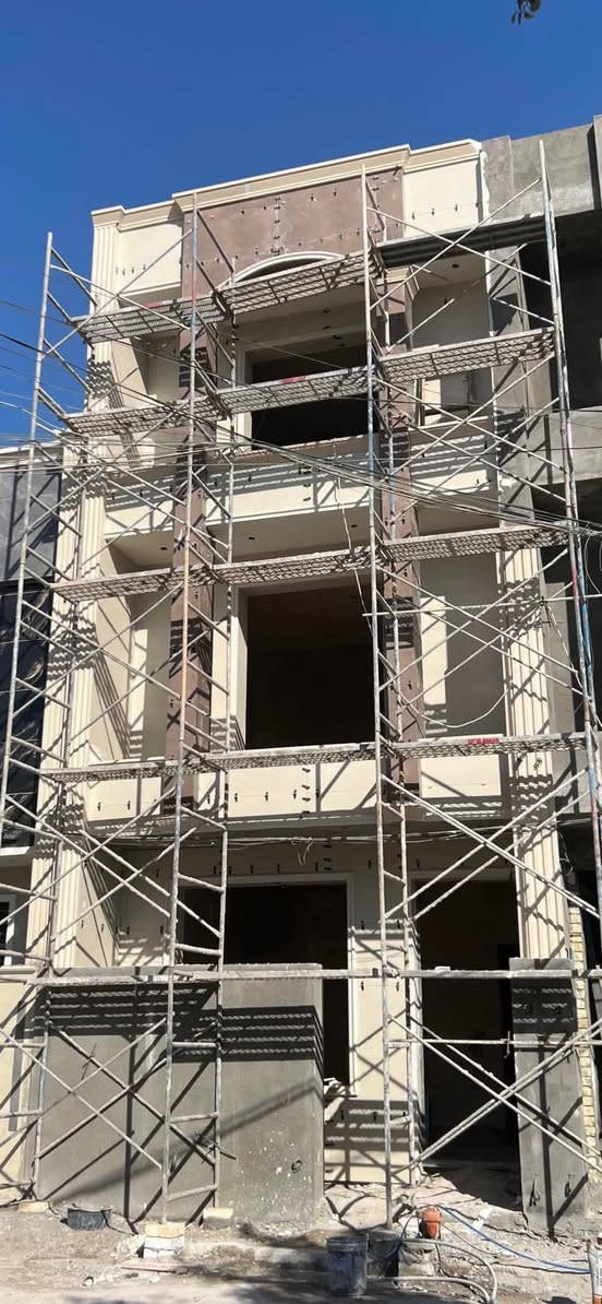 للبيع ٥٥عدد ٢تون ثلاث طوابق الموقع حي الجهاد المخابرات خلف شارع ٦٠ خلف جامع محمد رسول الله متكون من ٣غرف نوم صحيات ٢ صاله مطبخ منور للاستفسار *********** ابو علي مكتب الخالدي
