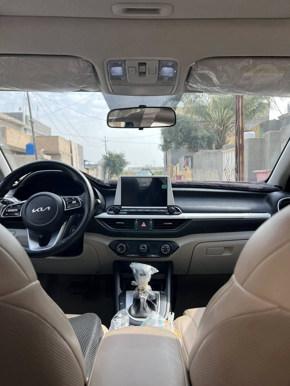 السلام عليكم سيراتو موديل2024للبيع السياره نضيفه مكفوله كفاله عامه  السياره فول مواصفات مكينه 1600 رقم شمالي السنويه بأسم اخوي ماشيه 81 للاستفسار الاتصال على الأرقام:***********/***********
