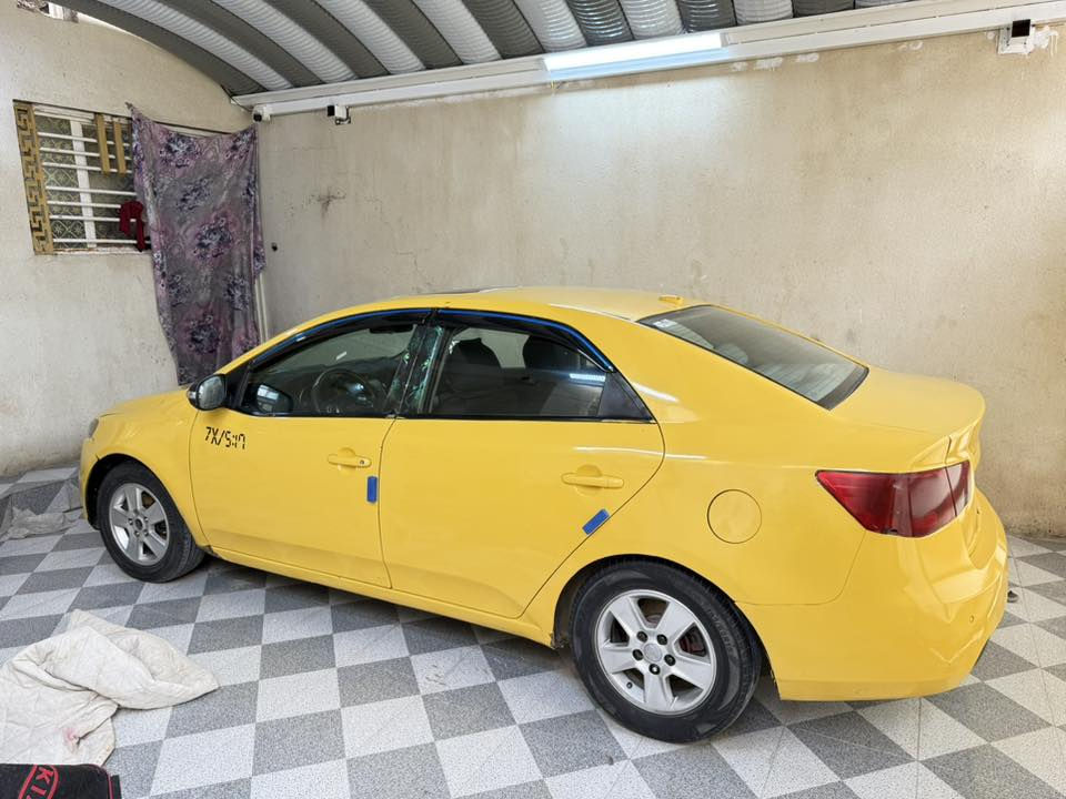 السلام عليكم سيراتو موديل 2010 وارد امريكي حادث امامي محرك 2000 وكير جدد السيارة جاهزه رقم الانبار راعيه بغداد انه مشتري منه السيارة مصفره هئه وغرامات جاهزه للتحويل سنويه صاره شهر منتهيه المحرك دوش ستوني شاده الهه 
السعر 54 العنوان البصره شط العرب 
***********
