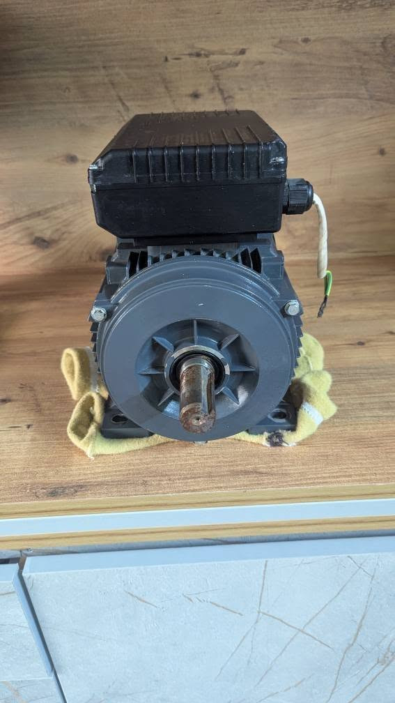 ماتۆڕ بۆ فرۆشتن 
مارکەی autosan ی تورکی 
٣ ئەسپ
٢٨٥٠ ئاڕپی ئێم
١٣.٥ ئەمپێر لە کاتی هەستان 
مۆدێلی ٢٠٢٣
سنگڵ فەیست 
وڵاتی ڕوسیا بۆ تورکیا دروستی کردووە زۆر کەم ئیشی کردووە بۆ هەموو ئیشێک ئەبێت لەفی لە سەدا سەد مس نرخی ١٥٠ هەزار شوێن سلێمانی *********** السليمانية, العراق
