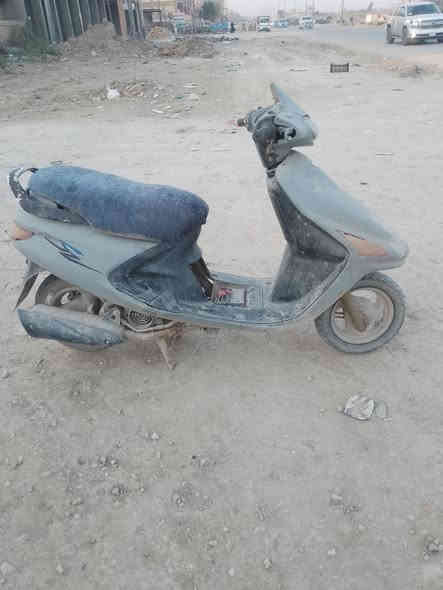 سلام وعليكم دراجه فراشه للبيع بس عطلانه جانت ادخن اني ابيع تفصيخ سواداته نيضفه السعر 175او بيه مجال العنوان شارع80قرب مدينت العاب ارض بابل ***********
