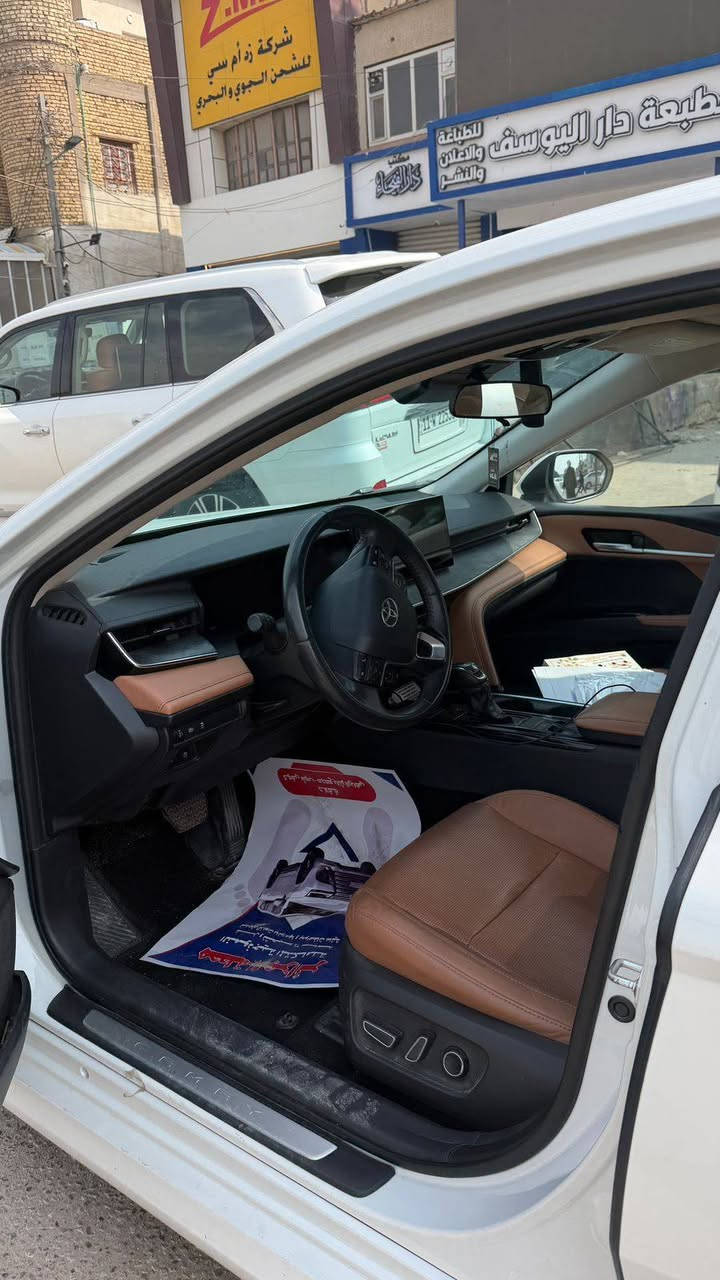 كامري هايبرد الشكل الجديد 2024 مواصفات خليجي - تجميع الصين 
ماشية ٤٩ الف 
محرك 2400 هايبرد السياره نظيفه واستخدام شخصي 
بيها بارد بالتاشير الي موجود بالصوره 
السياره بانورما فول مواصفات من ناحية الرادار والحساسات وكل التفاصيل داخل قرميدي  
السيارة تعتبر تجميع الصين بس مواصفات خليجية 
البارد مؤشر بالصور 
سنوية جديدة
السعر  بيه مجال بسيط جدا وبدون احراج  
مكان السياره بصرة رقم بغداد 
***********
