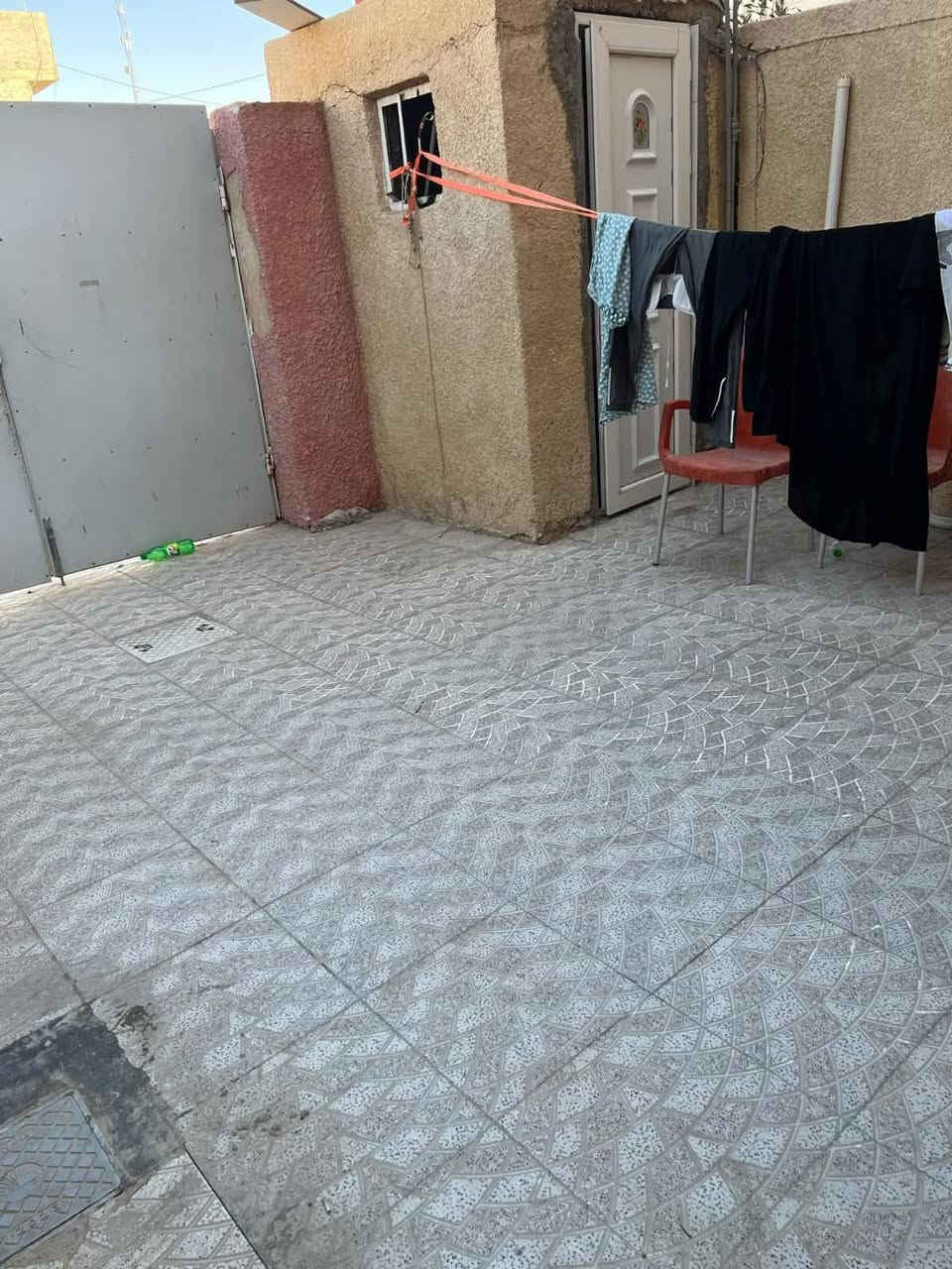 بيت طابو صرف مساحه 100 متر واجه 5 نزال 20 بمحيزم بشارع شريفه تدخل من ماكولات هابي لاند بلفرع مال مدارس خلف المدارس غير مطلوب اسكان بناء طابوق صب كونكريت السعر 135 وبي مجال بسيط استفسار اتصل *********** بي وات ساب حلة, بابل
