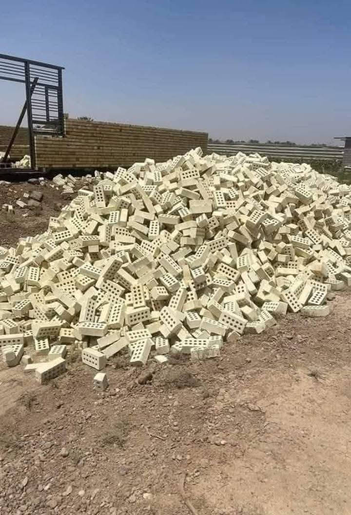 #ااعلان_هااااااام_طابوووق🧱👇
#الجودة_أساسنا……#والثقةعنواننا❕***********

✨#طابوق_جمهوري_فاخر #انتاج_معامل_طابوق_النهروان ✨
قوة البناء ….تبدأ من هنا❕

🔸 مواصفات متميزة وجودة لا تضاهى:
✅ درجة اولى و – يحافظ على جمالية البناء ويمنع التشققات.
✅ جودة ومتانة عالية – يدوم طويلاً ويقاوم الظروف القاسية.
✅ تصنيع متقن – بإشراف فنيين محترفين وفق أعلى معايير الصناعة.
✅ صلابة فائقة – يتحمل الأحمال الثقيلة ويُعد مثالياً لكافة أنواع المشاريع.
✅ حواف دقيقة وحادة – لضمان دقة التوصيل وسهولة التركيب.
✅ موثوق في المشاريع الكبيرة والصغيرة – سواء كانت سكنية أو تجارية.

#طابوق_مجمع_النهروان_الدرجة_الاولى….🧱👍🏻
..#شريكك_الأول_لبناءيدوم_وثقة_توصل_لحد بابك  🏡

✔️ قياسات مثالية تضمن البناء الصحيح.
✔️ وزن ثابت يسهل النقل والاستخدام
✔️ مرونة بالتعامل تضمن راحتك وتنفيذ احتياجاتك بكل سهولة.

🔴 ليش تختارنه طابوقنه؟

#لأنه_الاختيار الأمثل لكل أنواع المشاريع، #الصغيرةوالكبيرة. 🏗️
جودة عراقية تخليك واثق #بأساسات_بنائك.🔥👍🏻🏠
#متانة_تتحمل_الزمن والعوامل الجوية بدون قلق.
#خدمة_توصيل_موثوقةوسريعة_تخليك_مركزعلى_شغلك ✨

#أضف_لمسةمن_الاحتراف_إلى_بناءك_مع_تجهيزنا🧱👋🏻
_________________________

#طابوق_معامل_مجمع 🧱النهروان الجمهوري وهو يُعتبر من #المعامل_ذات_القوةالعالية ✔️والتي تُساهم في تحسين جودة #الطابوق_ومتانته.✔️🧱💯💯
____________

ابني #منزلك 🏠بأساس قوي وجودة مضمونة مع طابوق معامل النهروان الجمهوري الدرجة الاولى…✨
__________________________
#لادور_ولاتتعب_من_المعمل_البيتك✨🏠🧱

#السعر_يتحدد_حسب_المكان_ويوم_الطلب👇
__________________________
#للطلب_اوالأستفسار #اتصل_الان📞 #اومراسله_الصفحة📩📤
📞***********
***********

#التجهيز_وتوصيل_جميع مناطق 
بابل 🚛🚚
وفي جميع الاوقات 🌙 ليلًا ونهارًا ⏰

مع طابوق النهروان …..... مشروعك يبني مستقبله بثقة.🏗️
