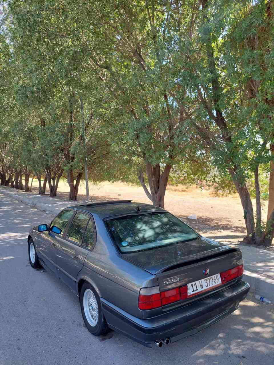 سلام عليكم بي ام 525مسكر فانوص رقم بغداد انكليزي سياره كل نقص ما بيهه مكينه وكير  مكفول صدرهه جديد تخم تاير جديد سلايت شغال تبريد شغال موديل 94 دبل ايرباك دعاميات Mدوس M السعر 75وبيهه مجال للاستفسار***********مكان السياره بغداد الكاظمية مكلف بل نشر
