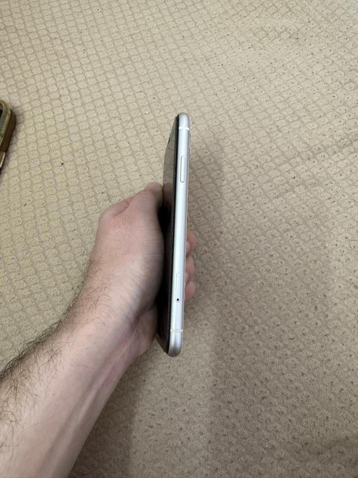 ١١ عادي للبيع
ذاكرة 128

بطارية 75

الجهاز نظيف وممبدل بي شي 

السعر: 220 الف 

العنوان: بغداد حي الجامعة 

للاتصال:***********
