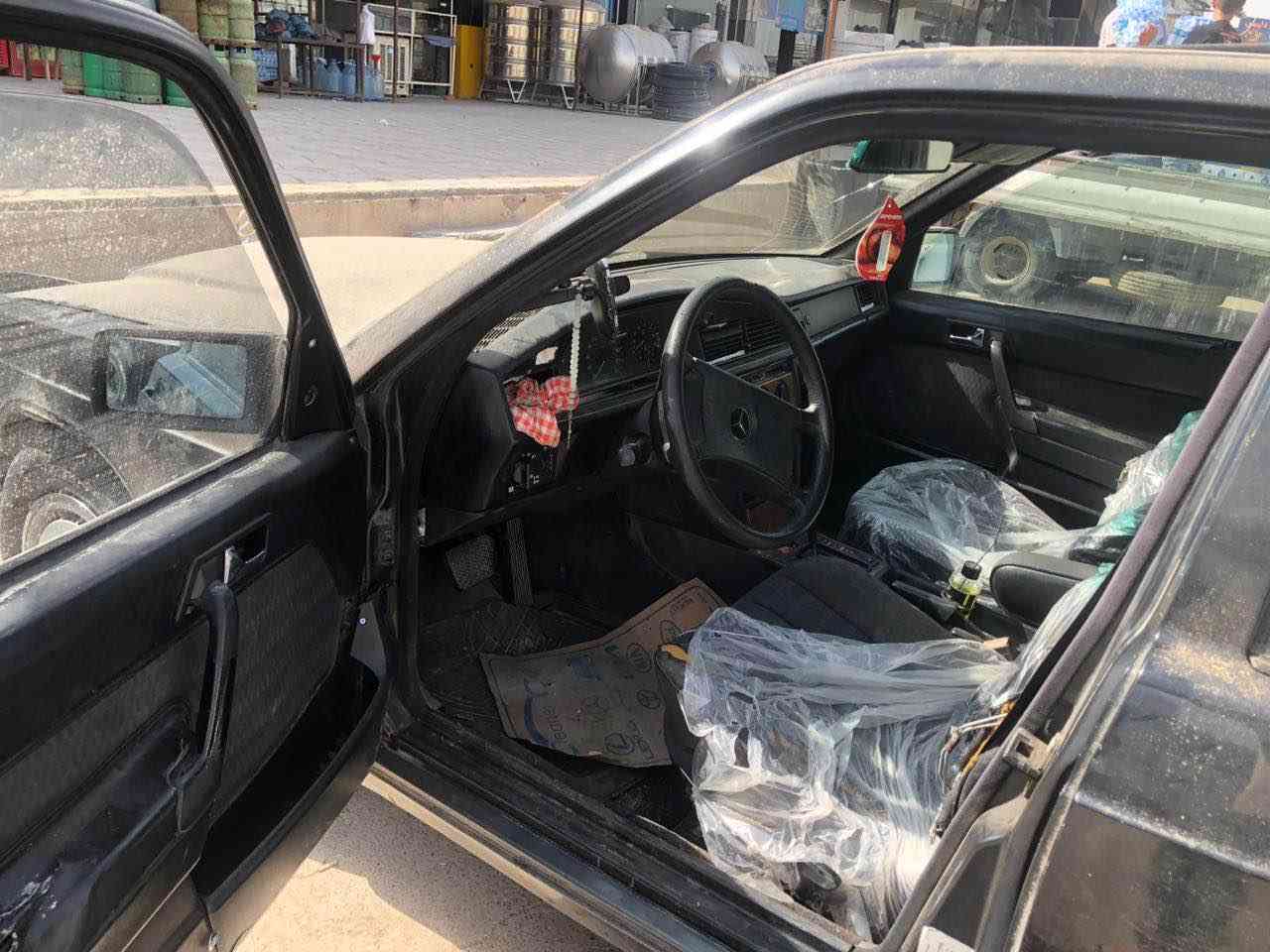 مارسليس ١٩٠ موديل١٩٩١ فول فول توماتيك سلايت تةبريد جام كارةباي گئرو مةكينة بيلاد عنكةبوت گئرو مةكينة بةشةرت سةيارةكة سبوغي نية دةعمي نية بئ دعم و سبوغة سةيارةكي زور جوان و رئكة كتبابي لةكةلة كئشةي نية بو مةفرةزة و سةيتةرة سعري ٢٥ مجالةكي كةم شوئين هةولئر بو زانياري زياتر ____*********** أربيل, العراق
