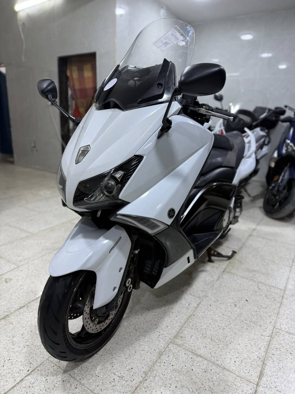 بسم الله ما شاء الله
رمبة غير مستخدم تي ماكس ٢٠١٤
جديدة بمعنى الكلمة نظافة ١٠٠/١٠٠
بيع فقط بدون رقم فقط عقد بيع وشراء 
عنواني مدينة الصدر شارع الفلاح قطاع ١٢
السعر ٥٧ ورقة الراغب بالشراء هـ***********
