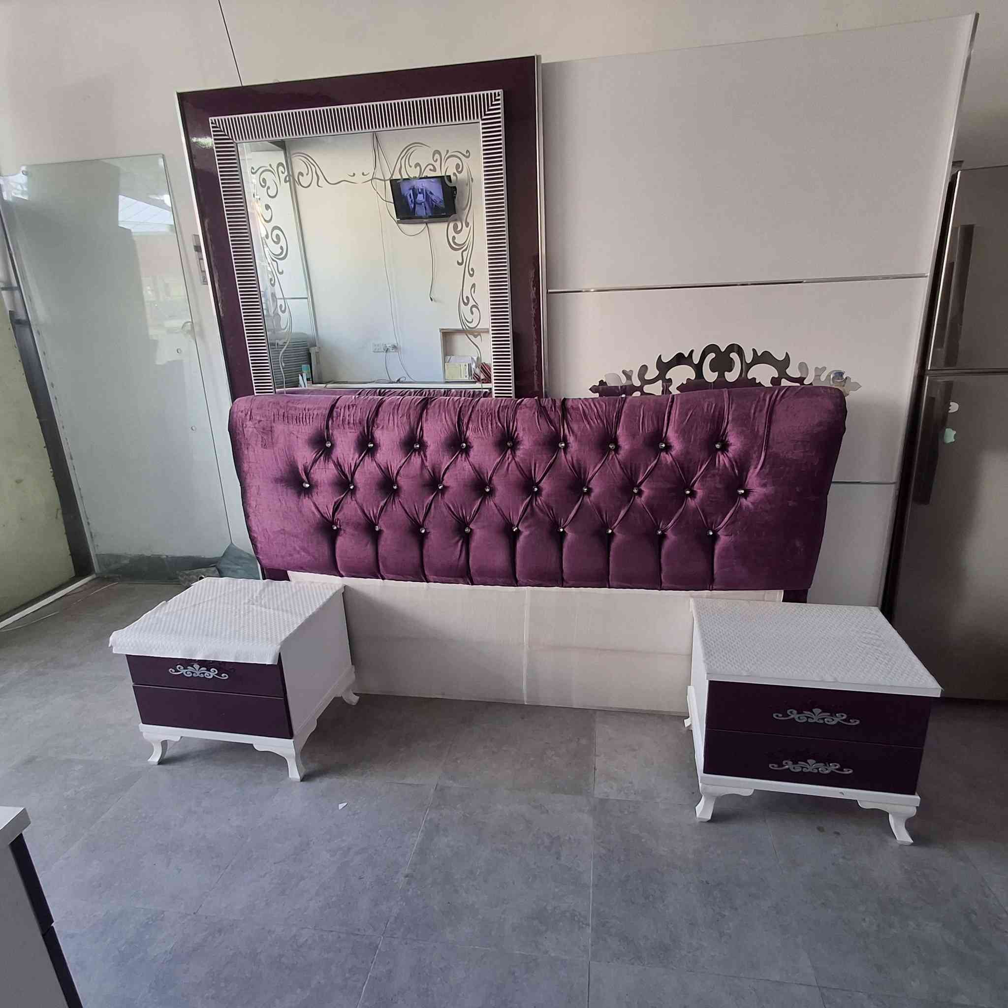 السلام عليكم غرفة نوم ماركه تركي اخت الصفر واصل للمنزل داخل أربيل مع الشد والنقل رقم تواصل وتساب ***********
