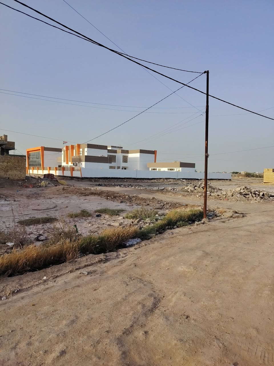 السلام عليكم قطعه للبيع طابو صرف ناحيه الفظليه المساحه 300 متر ركن الموقع شارع المحطه مقابيل المدارس الصينيه للاستفسار*********** واتساب او اتصال ❤  نستقبل كافت العروض داخل الفظليه واطرافها 🥰
